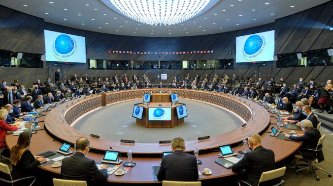 Россия и НАТО договорились восстановить работу миссий в Москве и Брюсселе