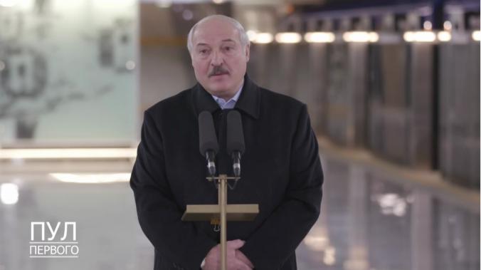 Лукашенко заявил, что проведёт новое голосование