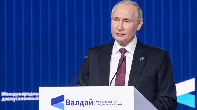 Путин поручил Шойгу связаться с другими странами по поводу «грязной бомбы»