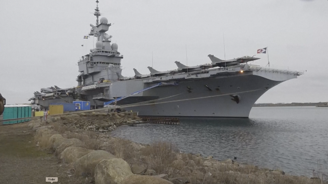 Неизвестный дрон приблизился к авианосцу Франции