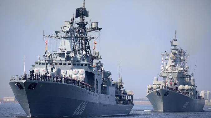 Испанцы не пустили российские боевые корабли в порт Сеута