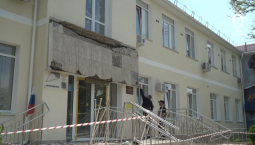 Два уголовных дела возбудили после обрушения балкона школы №13