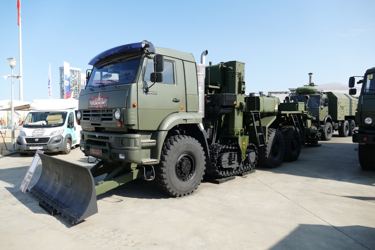 Российские военные инженеры получат новую машину взамен харьковского  трактора ::Первый Севастопольский