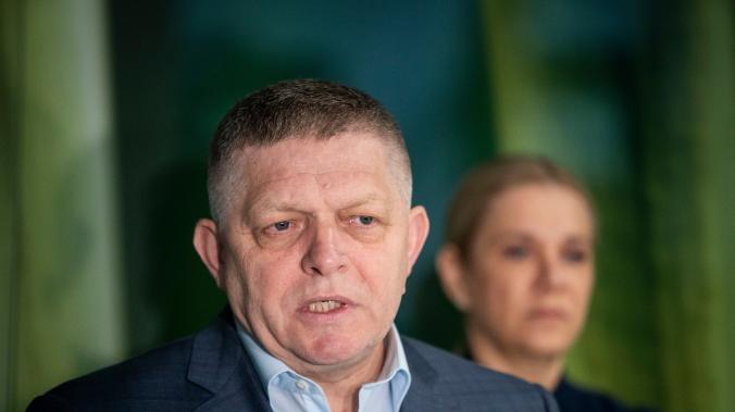 Фицо: Словакия против новых кредитов Украине