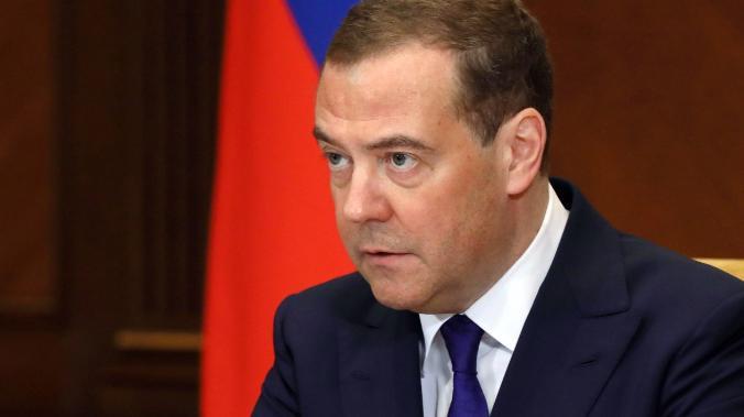 Дмитрий Медведев объяснил низкий рейтинг партии «Единая Россия»