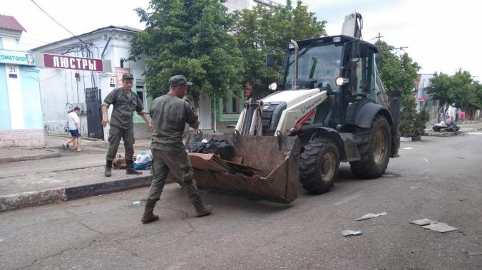 В Керчи проходит масштабная очистка центральных улиц