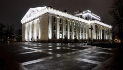 Мариупольский драмтеатр получил подсветку 
