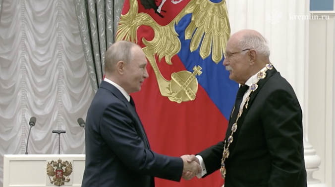 Путин вручил высшую награду Никите Михалкову