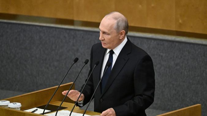 России не нужно бегать по миру и клянчить подачки
