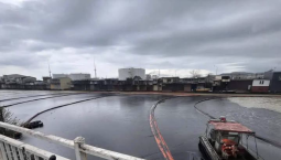 Нефтезавод в Туапсе вспыхнул из-за атаки дронов ВСУ