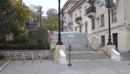 На Таврической лестнице подрядчик устраняет дефекты