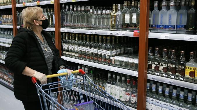 Новый год без алкоголя. В России хотят ограничить продажу спиртного