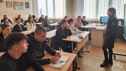  Полиция Севастополя напоминает подросткам о комендантском часе