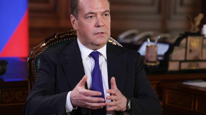 Медведев объяснил жесткую риторику в Telegram