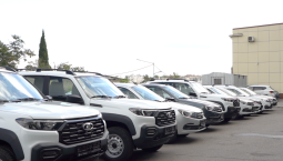 Автопарк больниц Севастополя пополнился 13 машинами