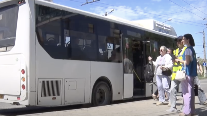 Автобусы в Севастополе могут задерживаться до часа