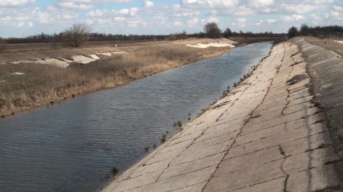 «Отрезанный» Украиной Северо-Крымский канал начал наполняться водой