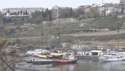 Шхуну «Эспаньола» вызволили из «плена» и готовят к ремонту