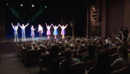 СевТЮЗ устроил праздничный бал для первоклашек