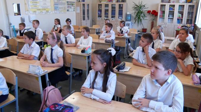 Развожаев: к опозданиям в школу после атак ВСУ надо быть лояльнее