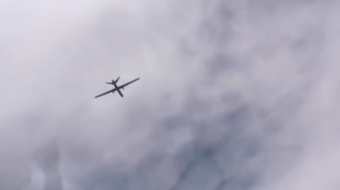 В сети появились кадры перехвата американского дрона российским Су-30. Видео