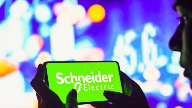 Schneider Electric продала бизнес в России