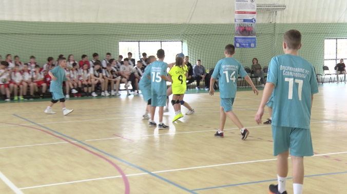 На Северной стороне Севастополя прошёл турнир по гандболу «Крымский мост»