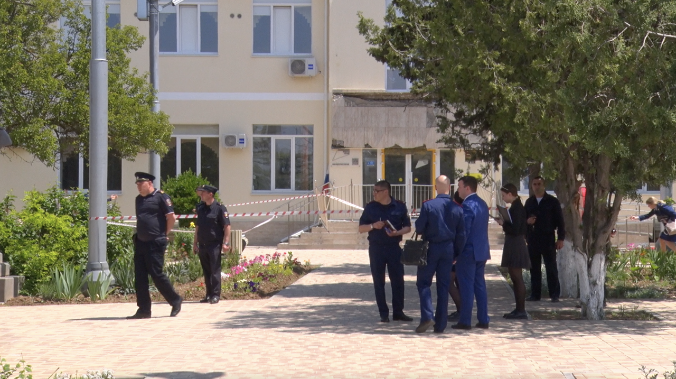 В Каче выясняют причину обрушения балкона в школе