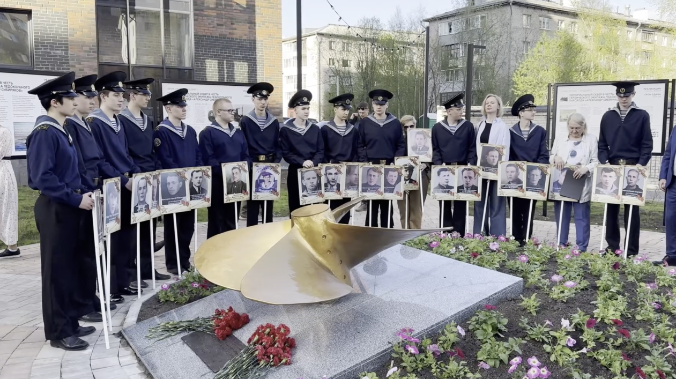 В Архангельске открыли сквер в честь экипажа ледокольного парохода «Сибиряков»
