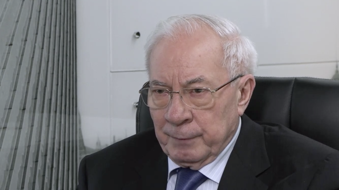 Азаров: киевский режим выживает за счёт Европы