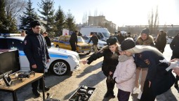 Крымские полицейские исполнили мечту 8-летней Кати