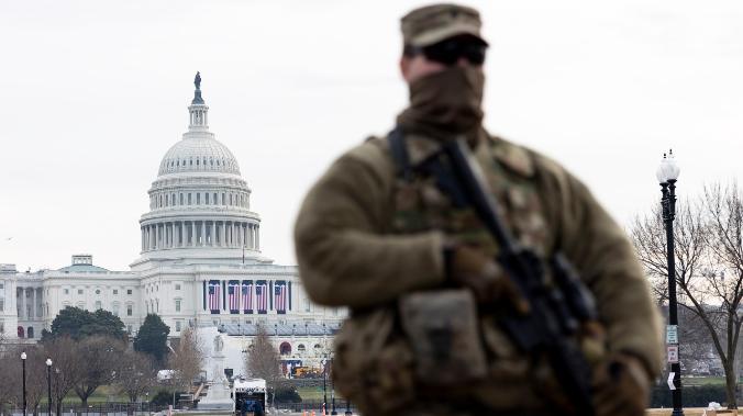 В Национальной гвардии США ищут экстремистов перед инаугурацией