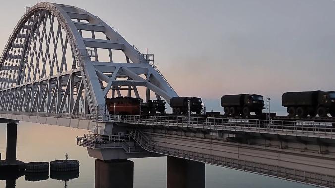 Военные усилили защиту Крымского моста 