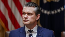 Главе Пентагона хотят объявить импичмент