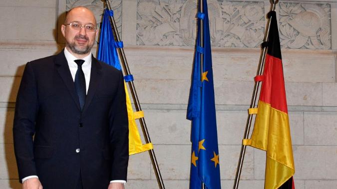 Украинский премьер заявил о сокращении товарооборота с РФ в 6 раз