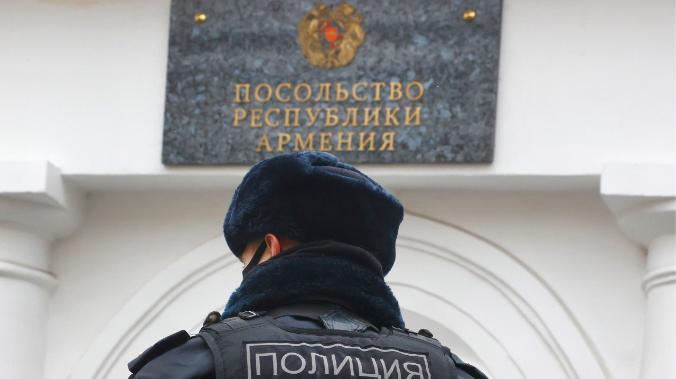 Неизвестные угрожали взрывами посольств Армении и Белоруссии в Москве