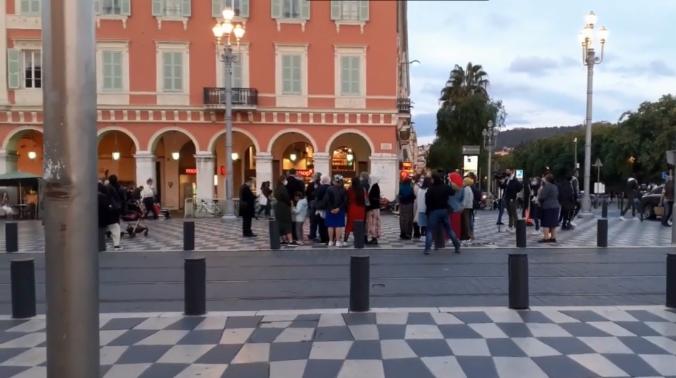 Полицейские задержали и обезоружили обезглавившего женщину террориста в Ницце