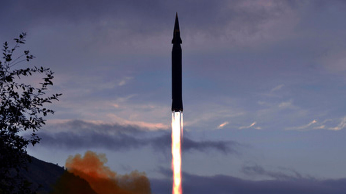 Северная Корея запустила баллистическую ракету перед визитом вице-президента США в Сеул