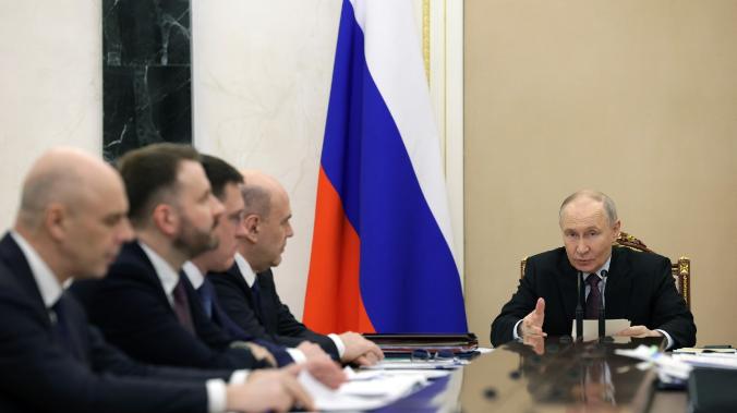 Путин: нужен возврат к стабильному росту экономики