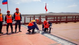 Россия и КНДР состыковали автомобильный мост