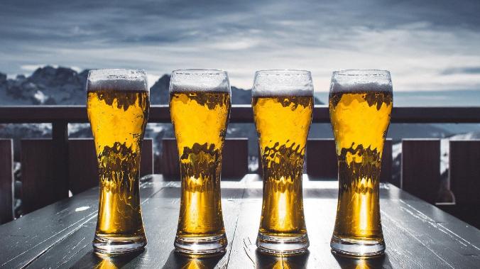 Россияне в апреле купили на 30% меньше импортного пива 