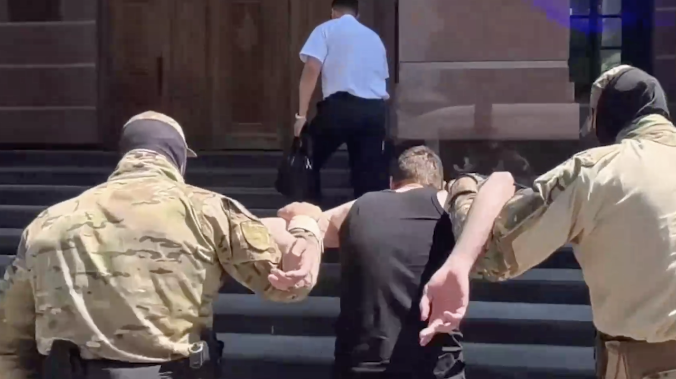 ФСБ задержала шпиона-корректировщика в Крыму