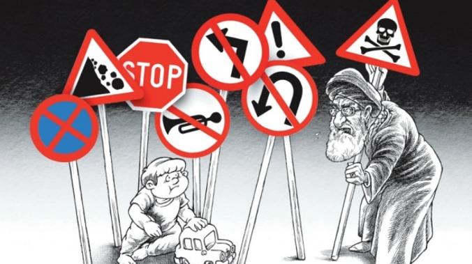 Иран выразил протест Франции из-за карикатур Али Хаменеи