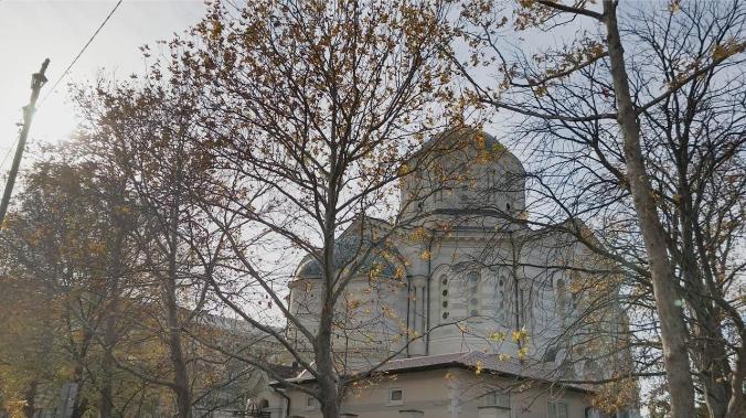 Золотая осень преобразила центр Севастополя