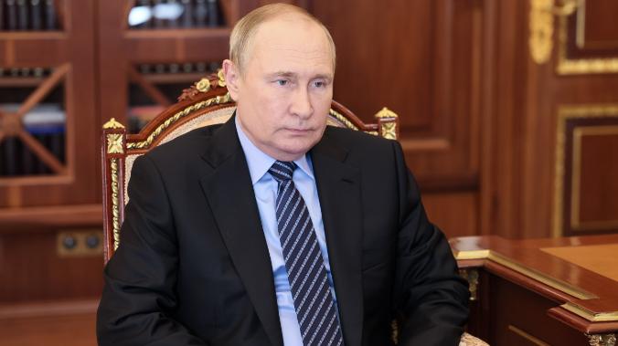 Путин запретил зачислять на иностранные счета дивиденды российских компаний