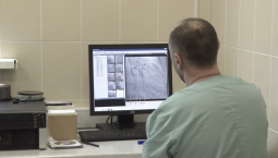 Фонд ОМС оплатил затратное лечение сотням горожан