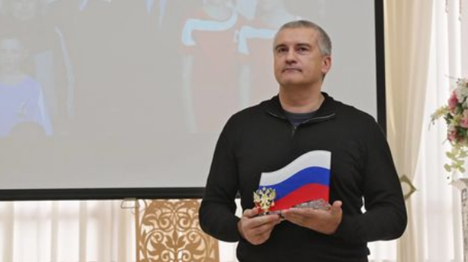 Сергей Аксенов ответил на вопросы крымчан