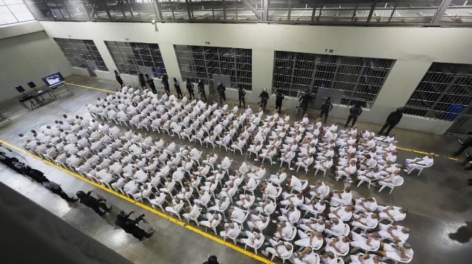 В Сальвадоре идёт суд над 486 участниками банды