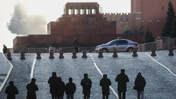 В Госдуме призвали убрать некрополь с Красной площади