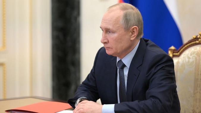 Путин призвал скорректировать ситуацию с темпами вакцинации в России